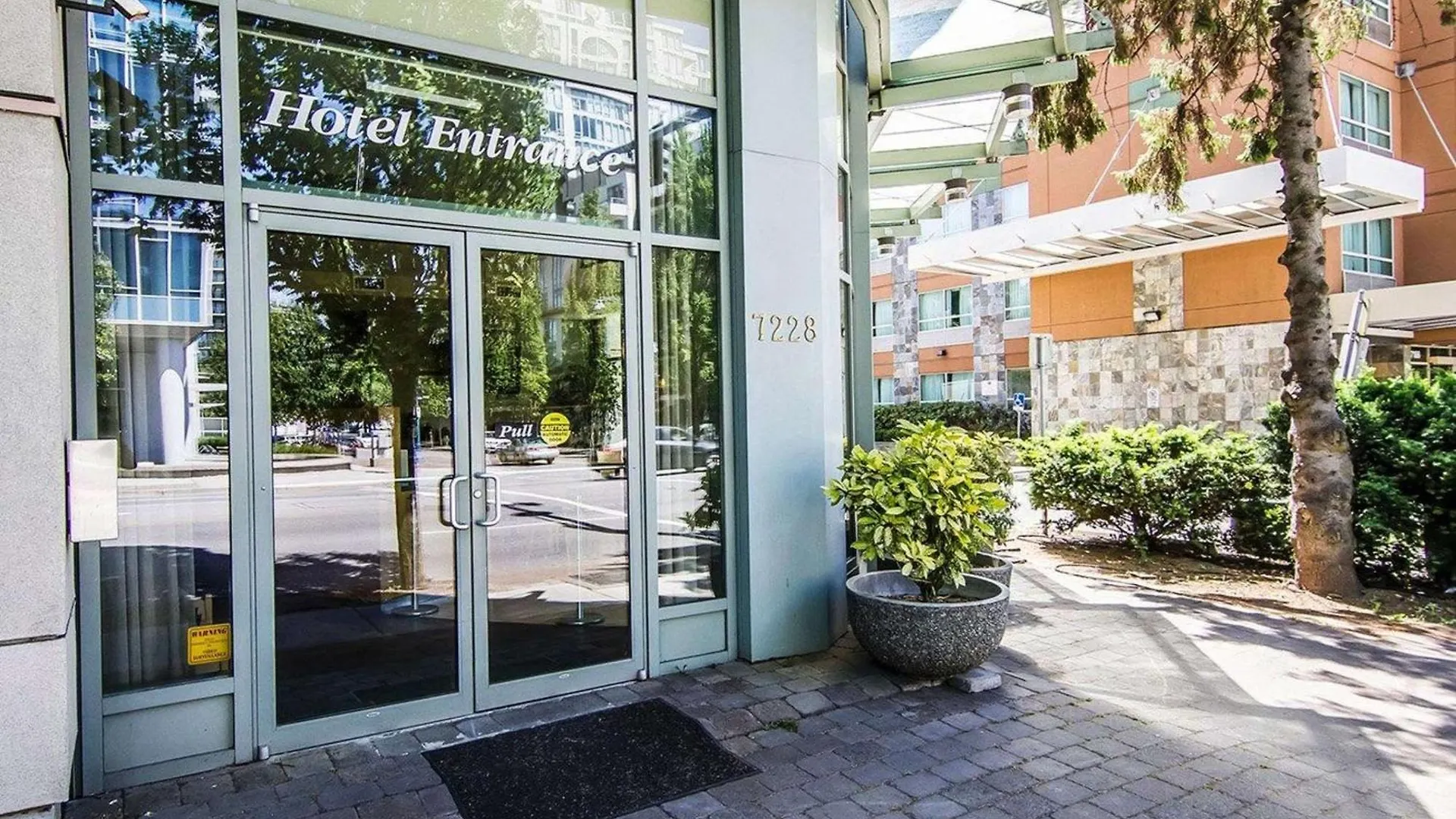 Staying In Richmond City Centre: 5 Central Hotels Compared