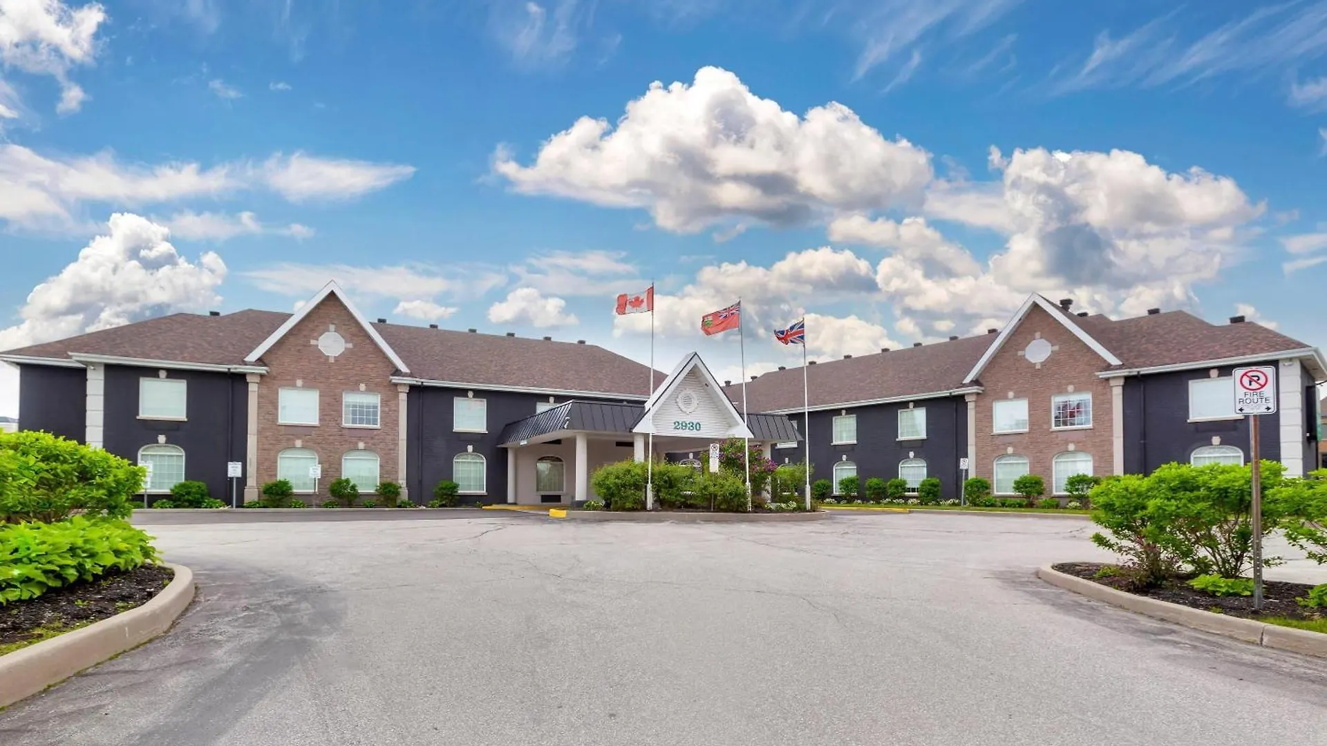 9 Golf Hotels Near Art Gallery of Mississauga Worth Booking