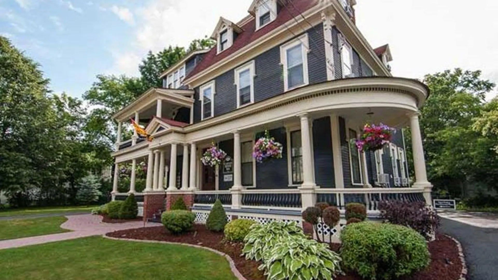 5 Exceptional Design Hotels Near Exhibition Grounds Fredericton