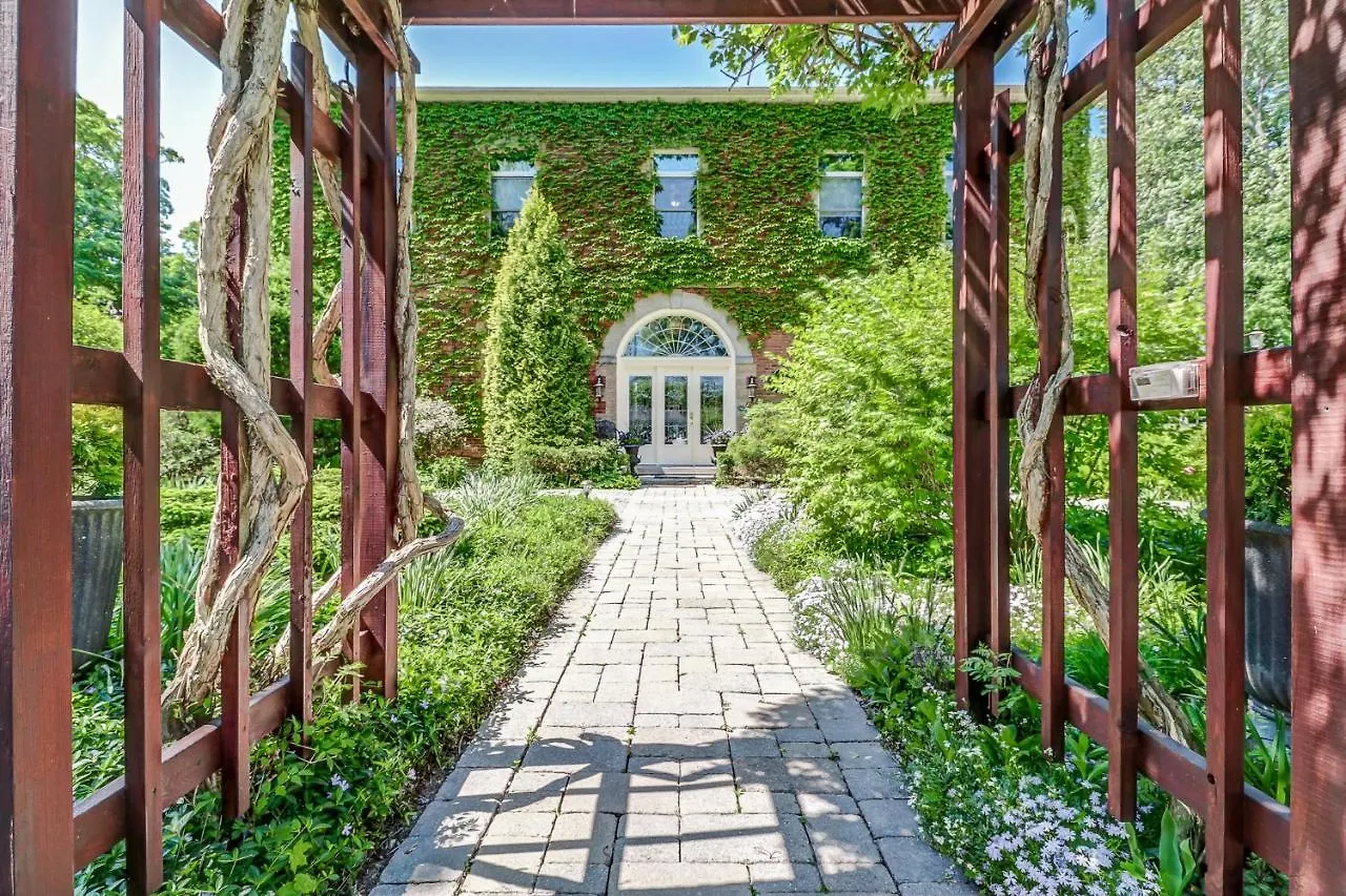 4 Top-Rated Hotels Near Stratus Vineyards for Wine Country Stays