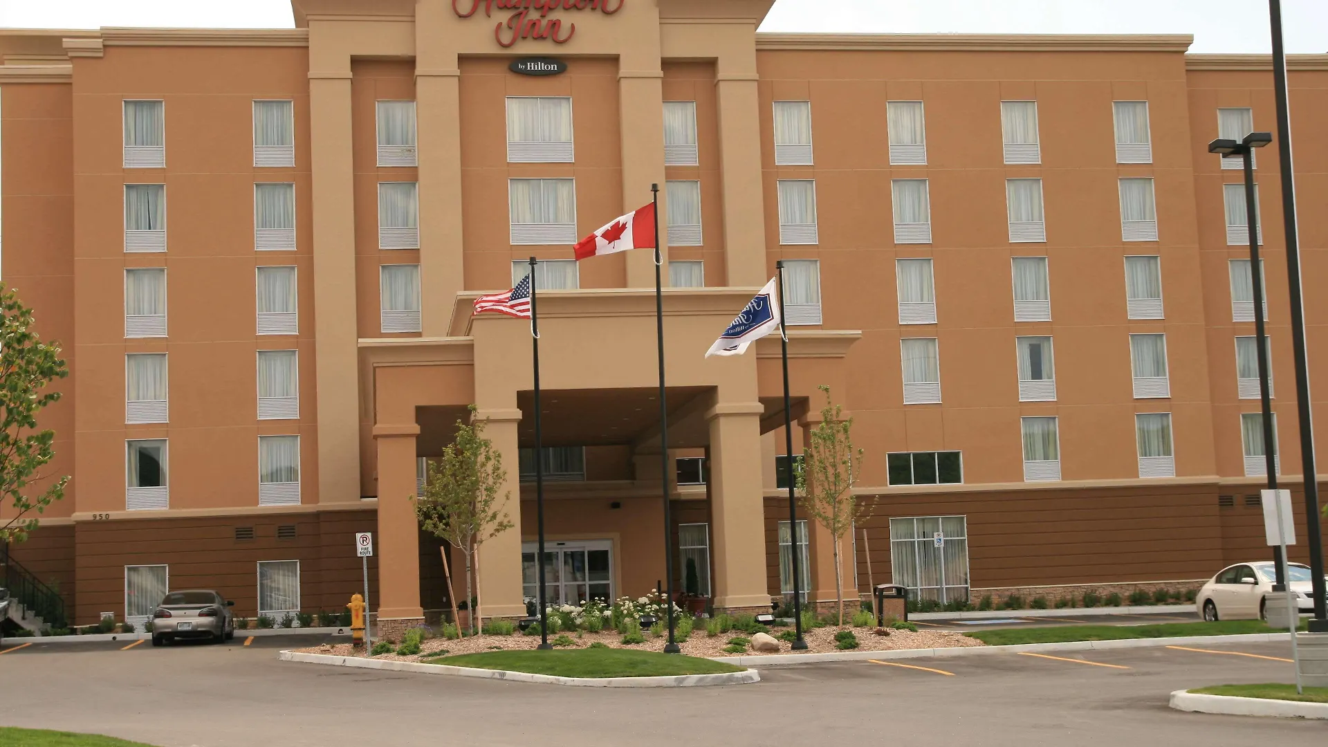 8 Solid 3-Star Hotels Near Four Seasons Ctr North Bay