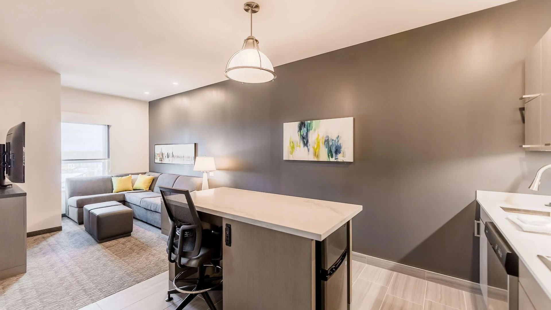 Where to Stay in Canada West: 15 Best Business Hotels