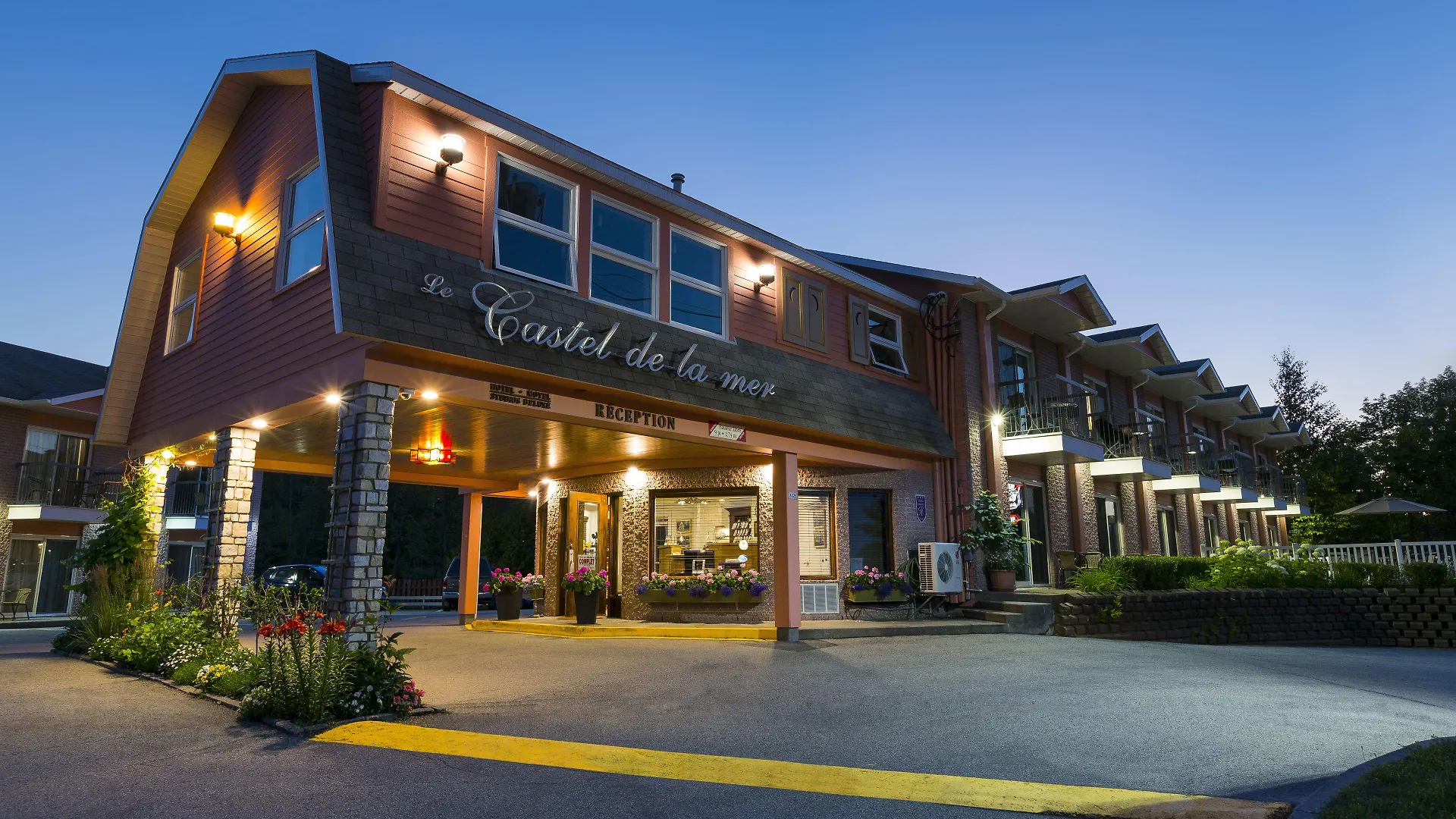 15 Romantic Hotels in Quebec for an Unforgettable Couples Escape