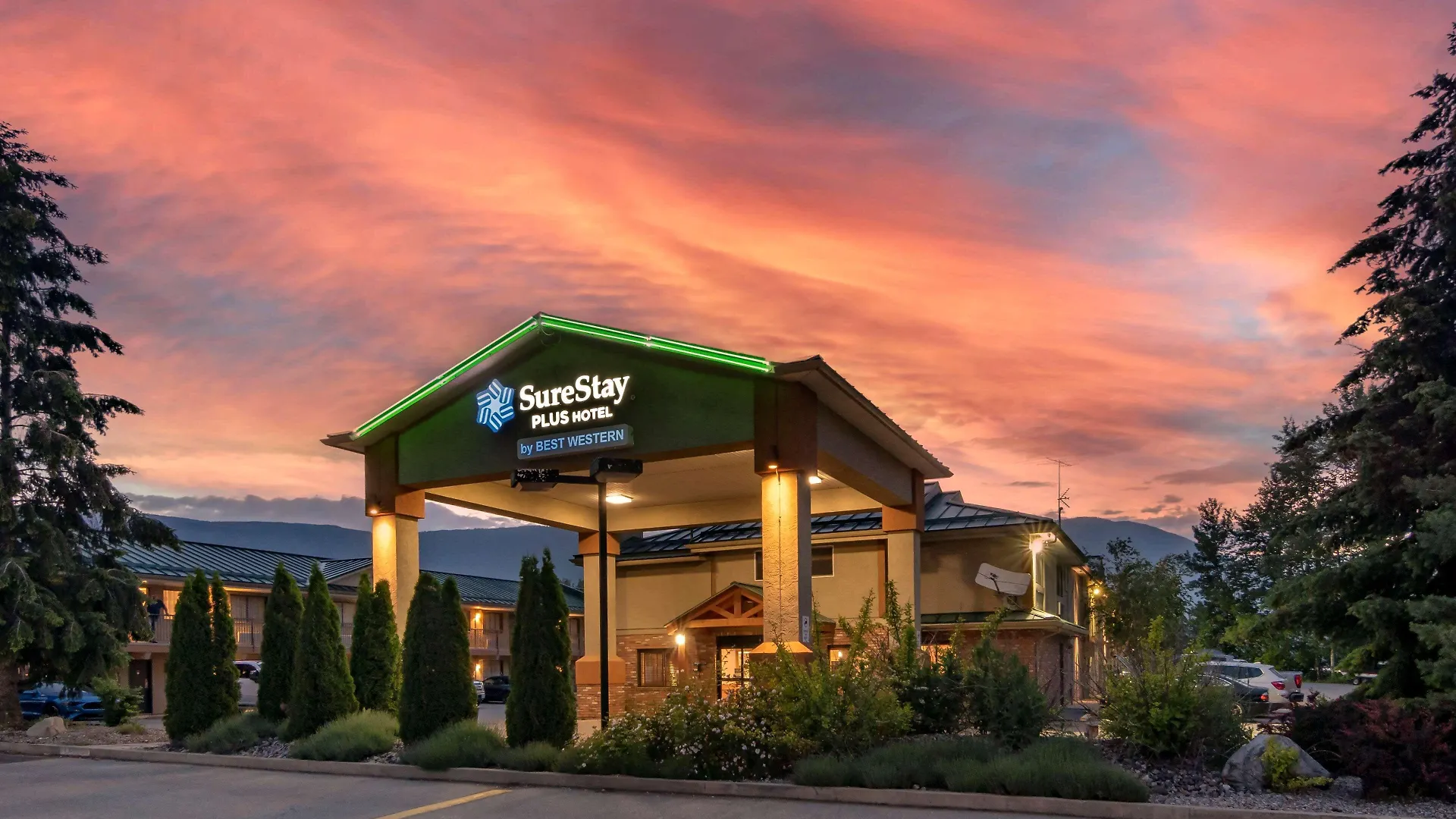 Staying In Okanagan Valley: 5 Business Hotels Compared