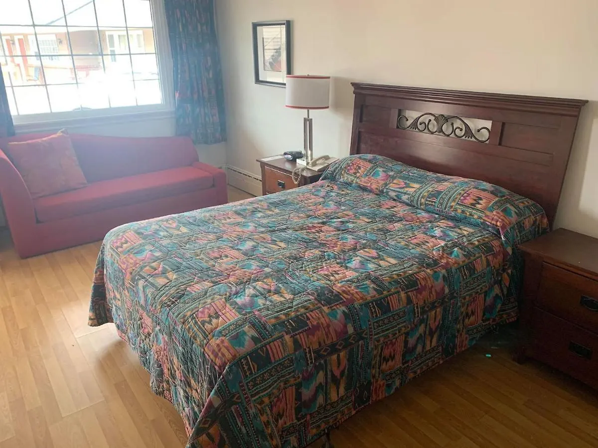 Where to Stay in Bay of Fundy & Annapolis Valley: 4 Best Central Hotels