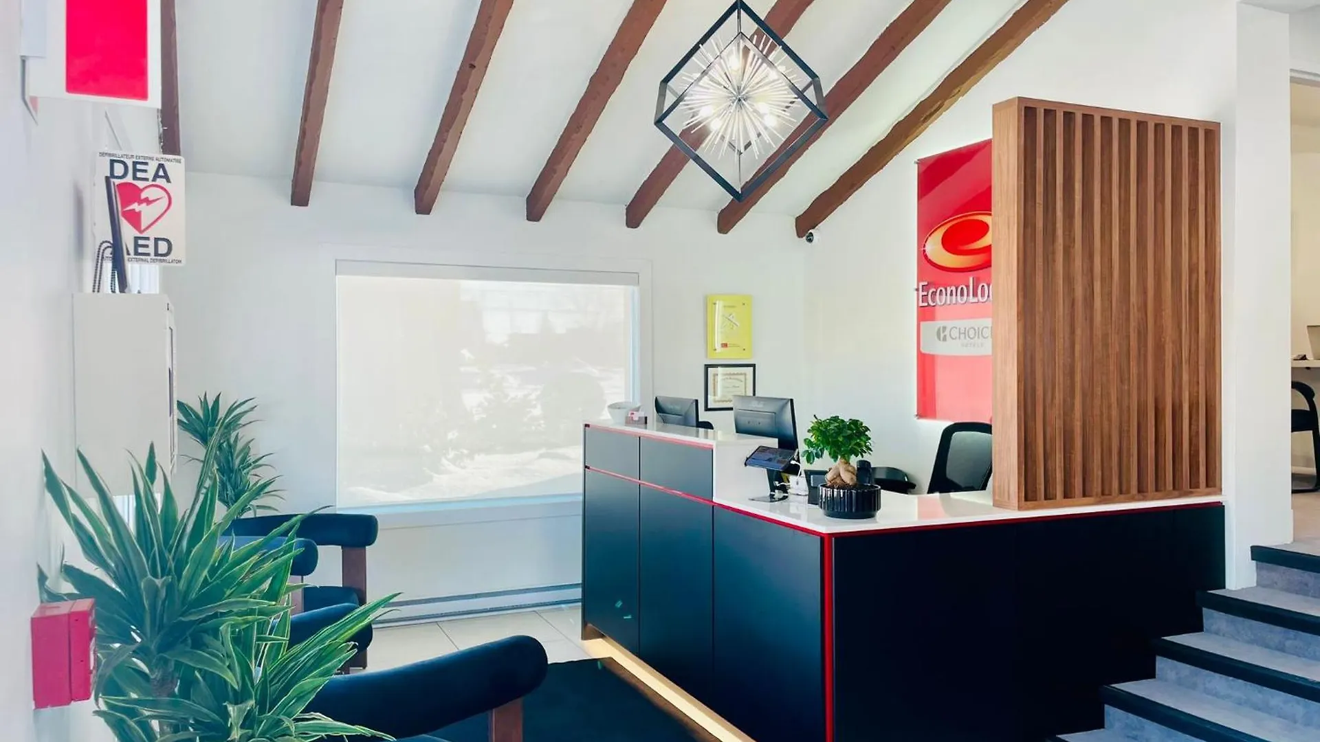 4 Central Hotels Close to Place Ville Marie, Montreal