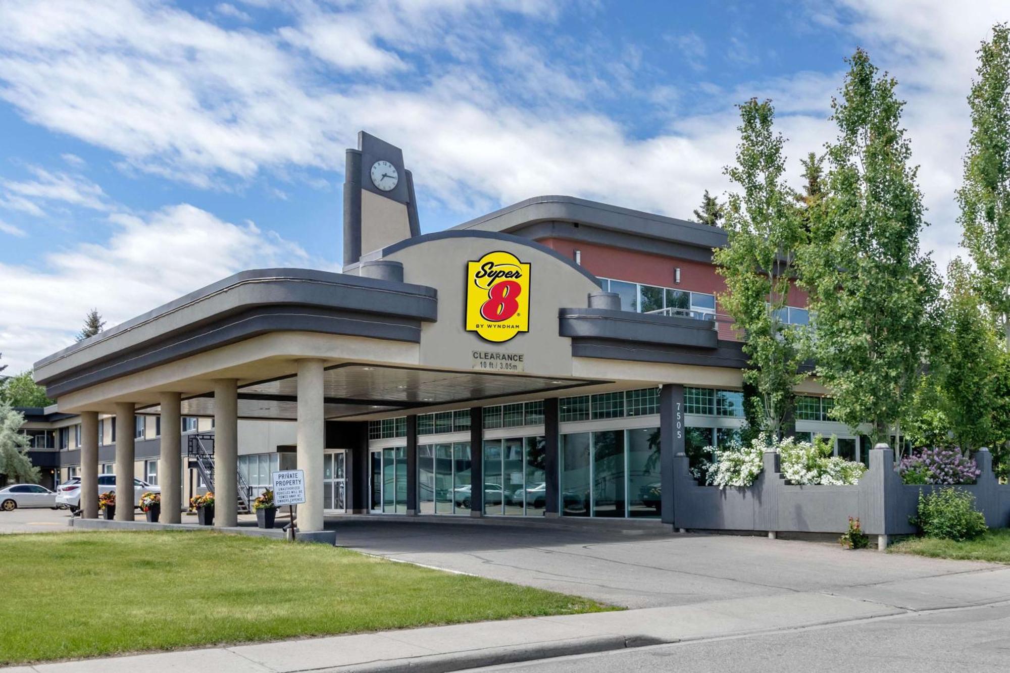 4 Smart Hotels Near Creative Kids Museum Worth Booking