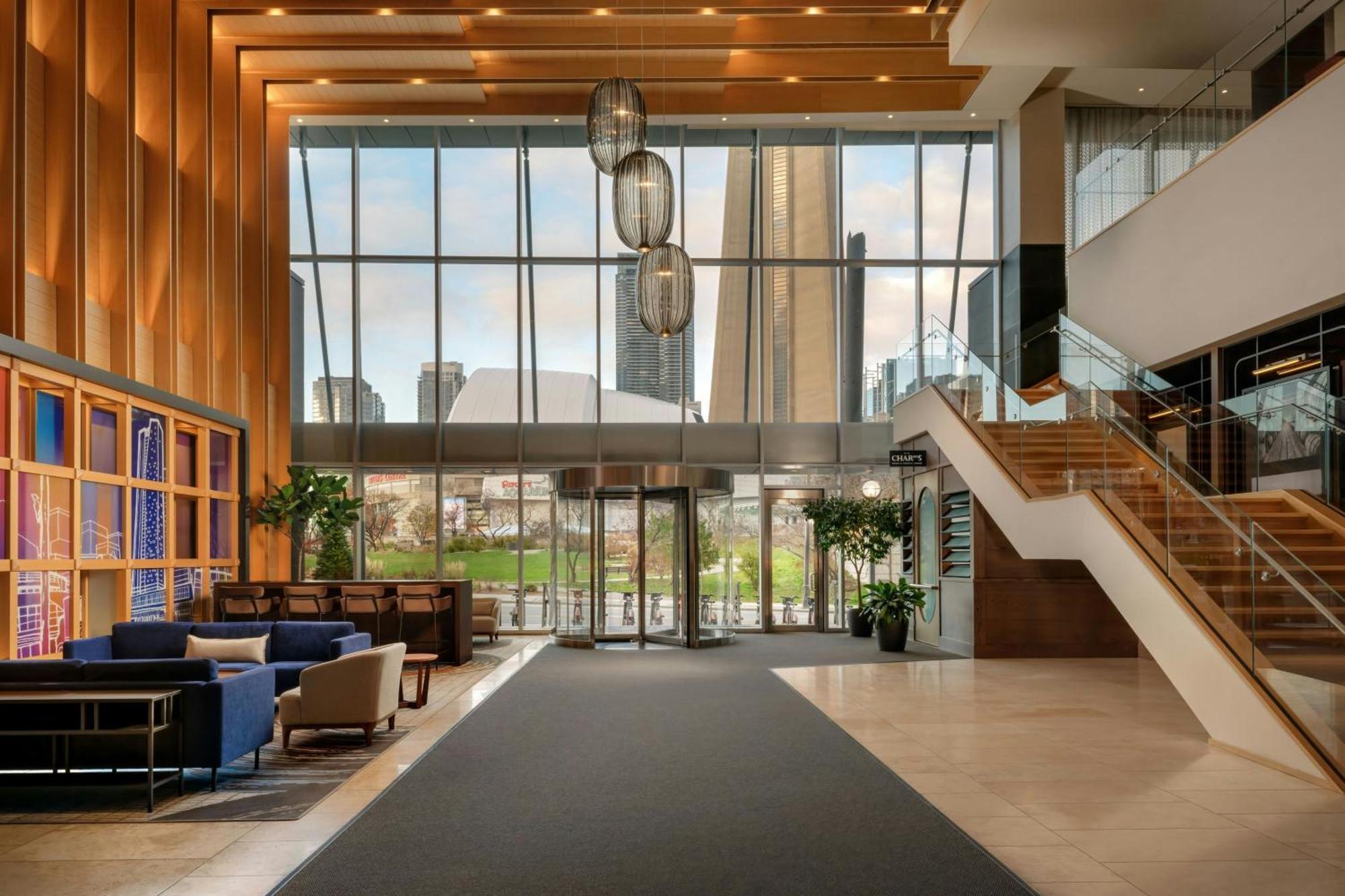 4 Smart 4-Star Hotels In Toronto Worth Booking