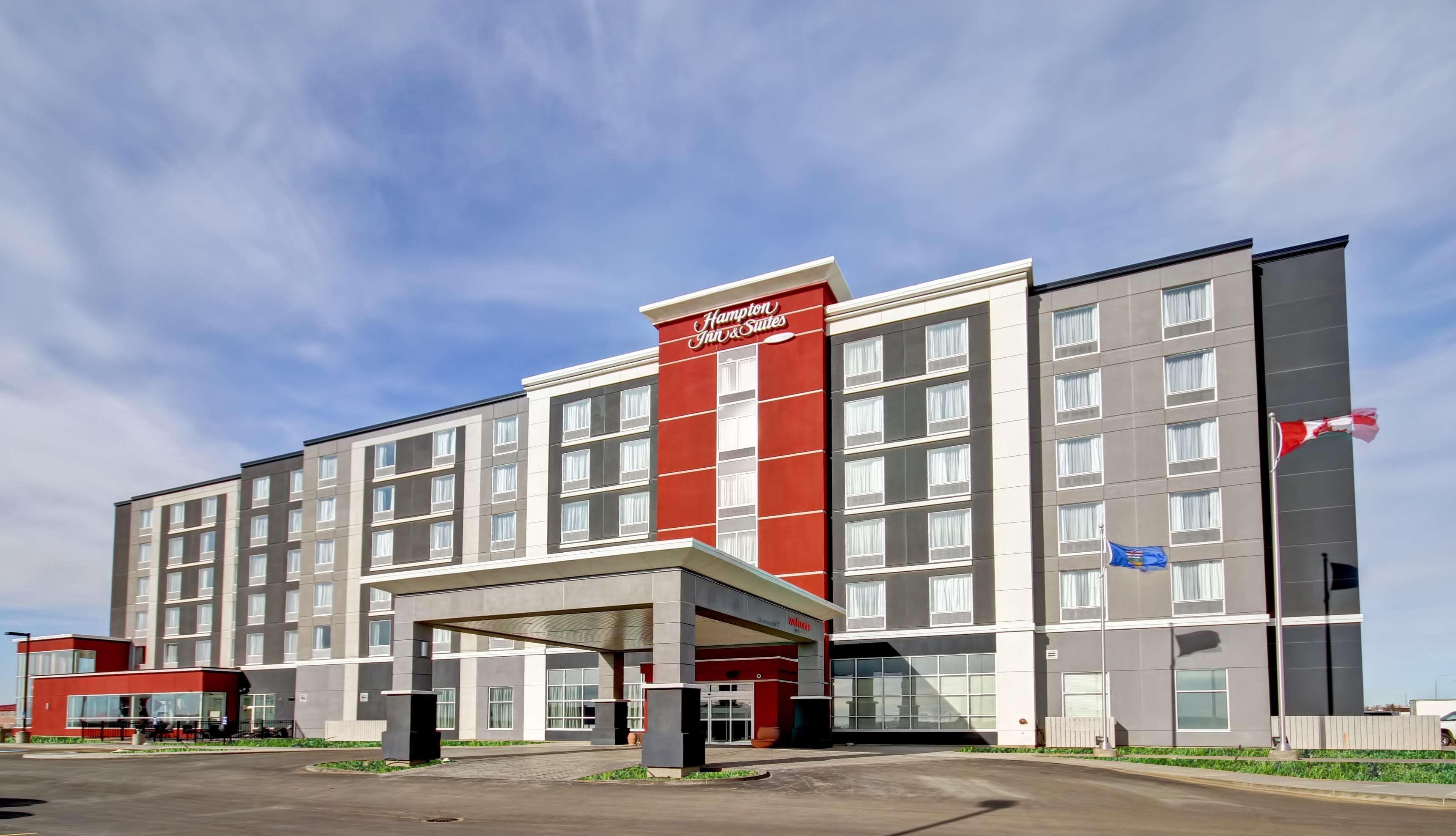 5 Smart Hampton by Hilton Hotels in Canada West Worth Booking