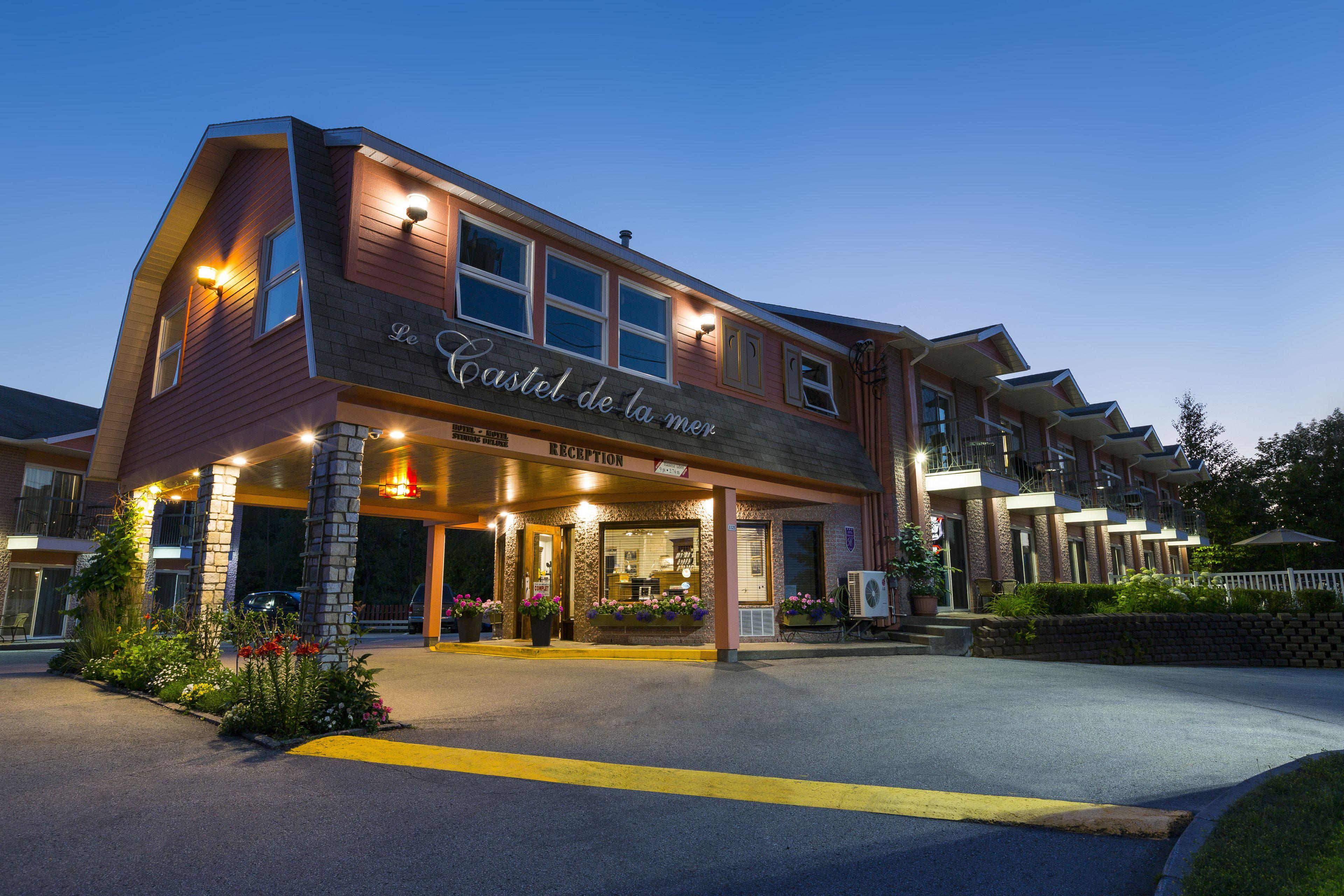 15 Romantic Hotels in Quebec for an Unforgettable Couples Escape