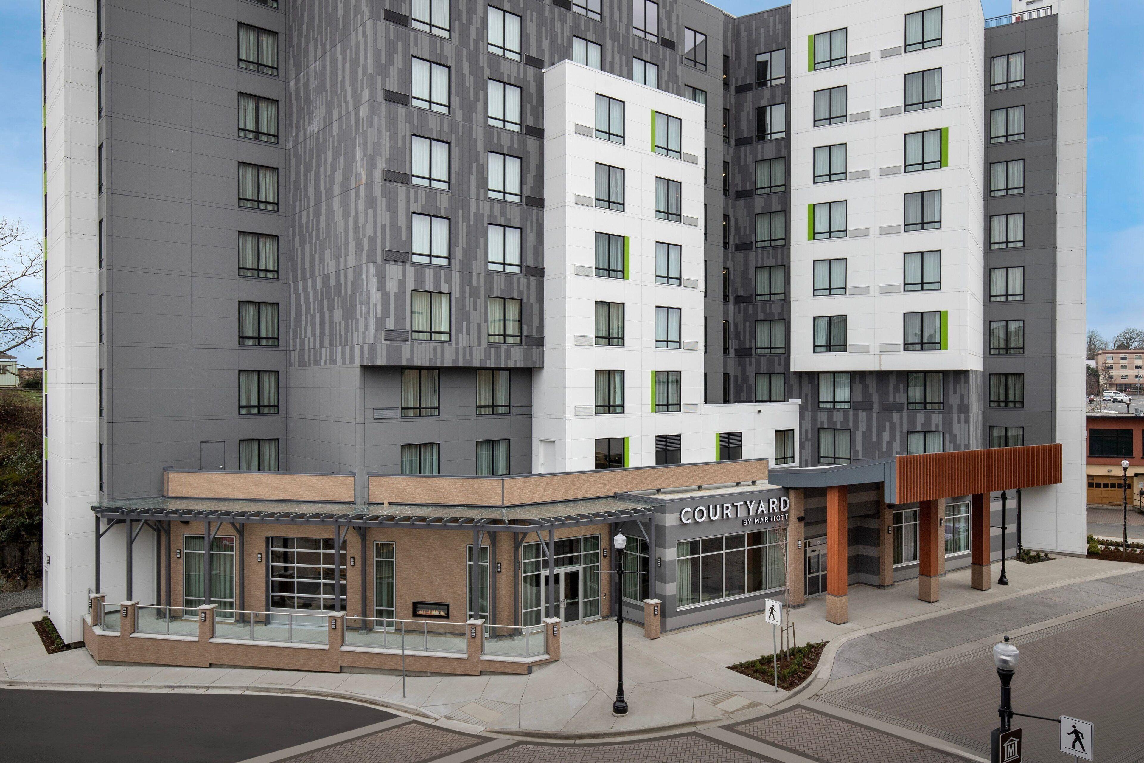 Staying In Canada West: 4 Casino Hotels Compared