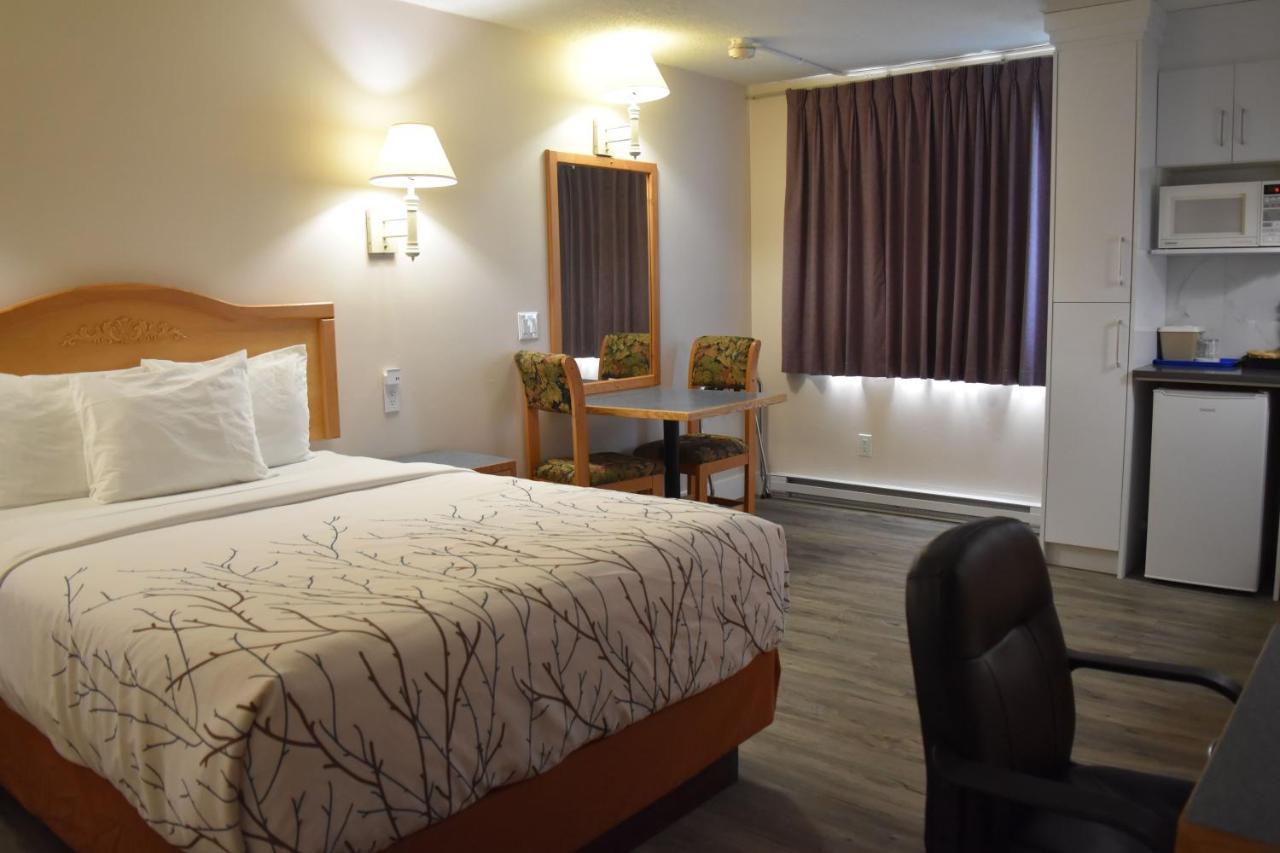 4 Budget Hotels in Kootenay Rockies That Deliver Real Value