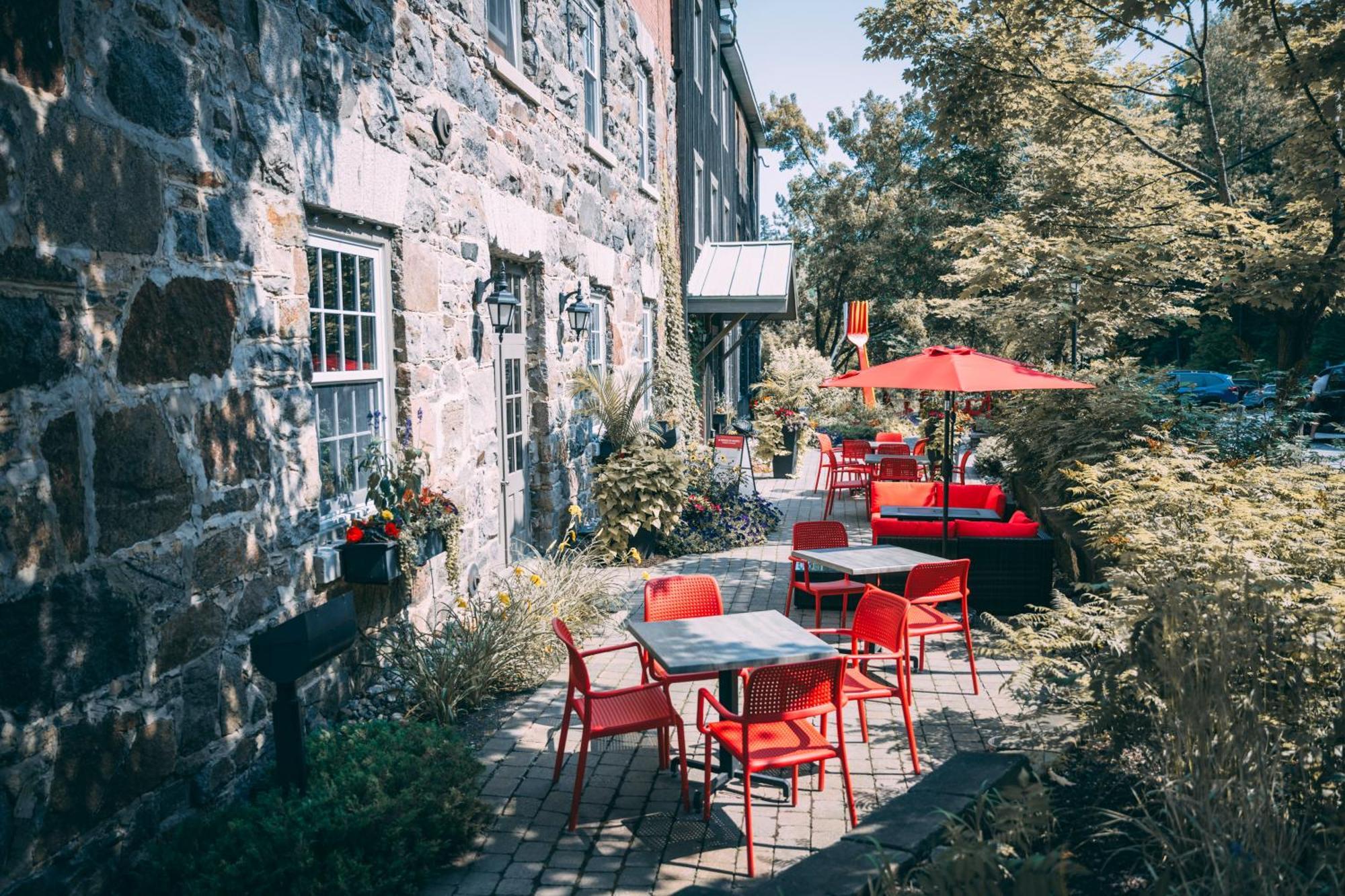 7 Highly Rated Comfort Hotels in Canada for Every Region